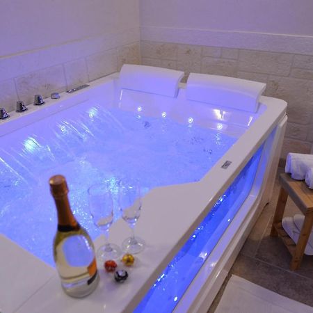 Suite Laurel Spa Con Idromassaggio Fasano Ngoại thất bức ảnh