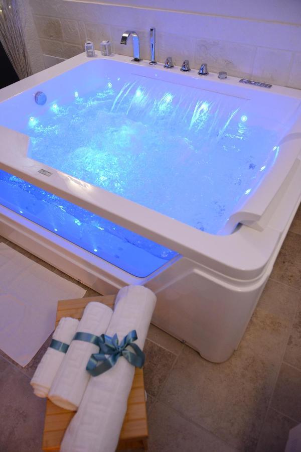 Suite Laurel Spa Con Idromassaggio Fasano Ngoại thất bức ảnh