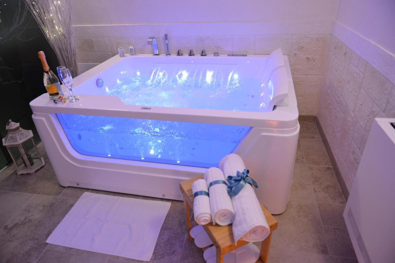 Suite Laurel Spa Con Idromassaggio Fasano Ngoại thất bức ảnh