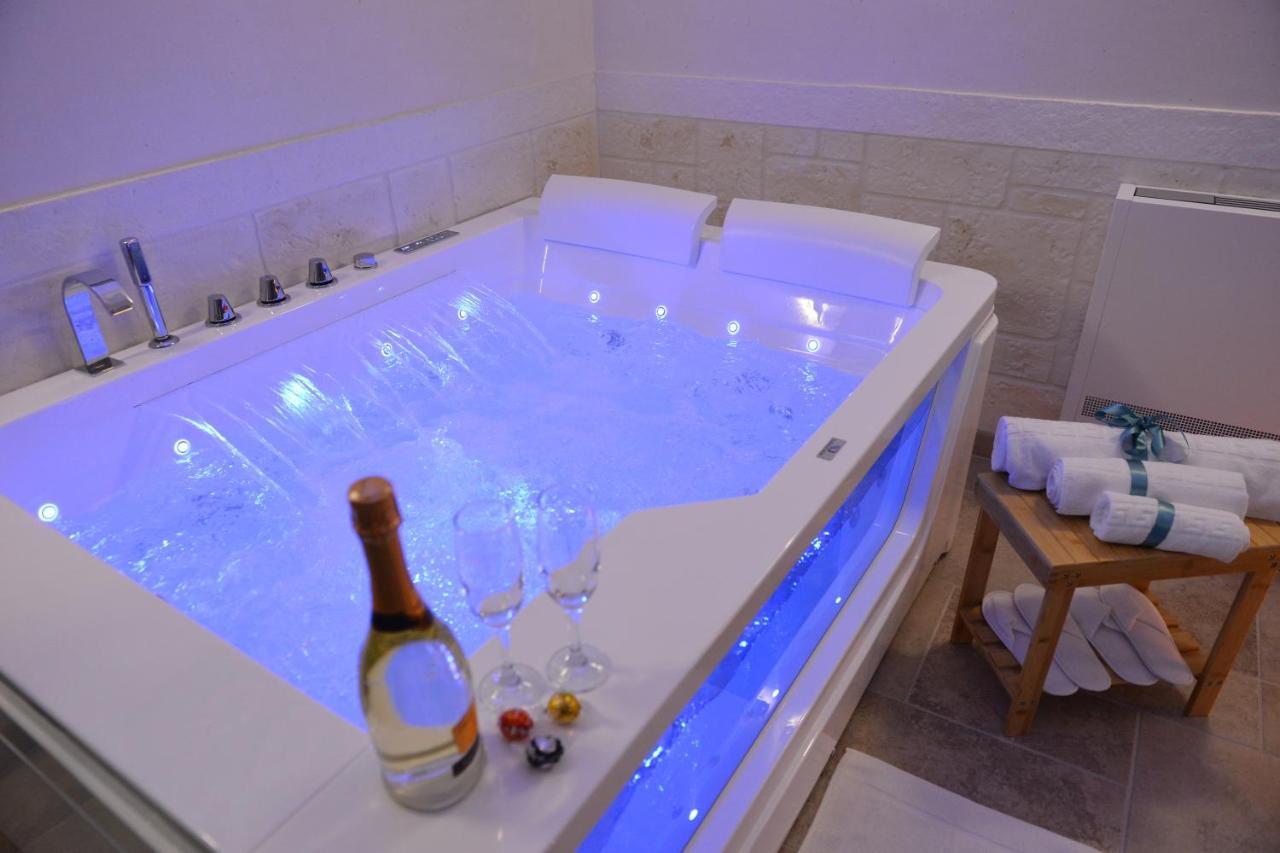 Suite Laurel Spa Con Idromassaggio Fasano Ngoại thất bức ảnh
